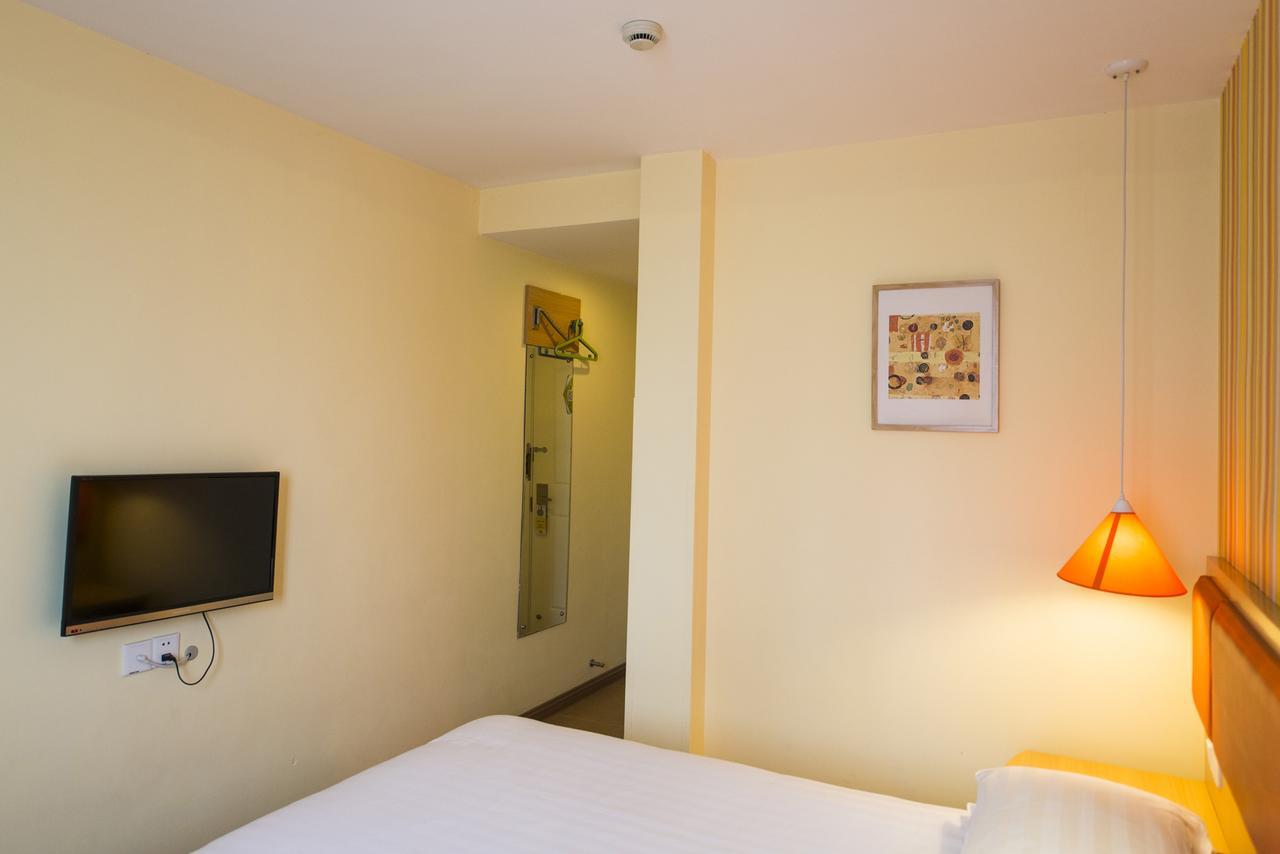 Home Inn Chengdu Kuanzhai Alley New City Square Exteriör bild